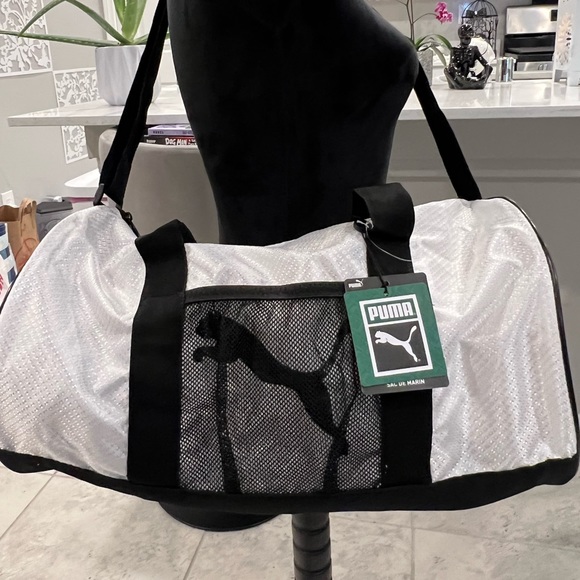 PUMA “JOLT” DUFFLE BAG! 🖤🤍🖤 - Picture 7 of 8